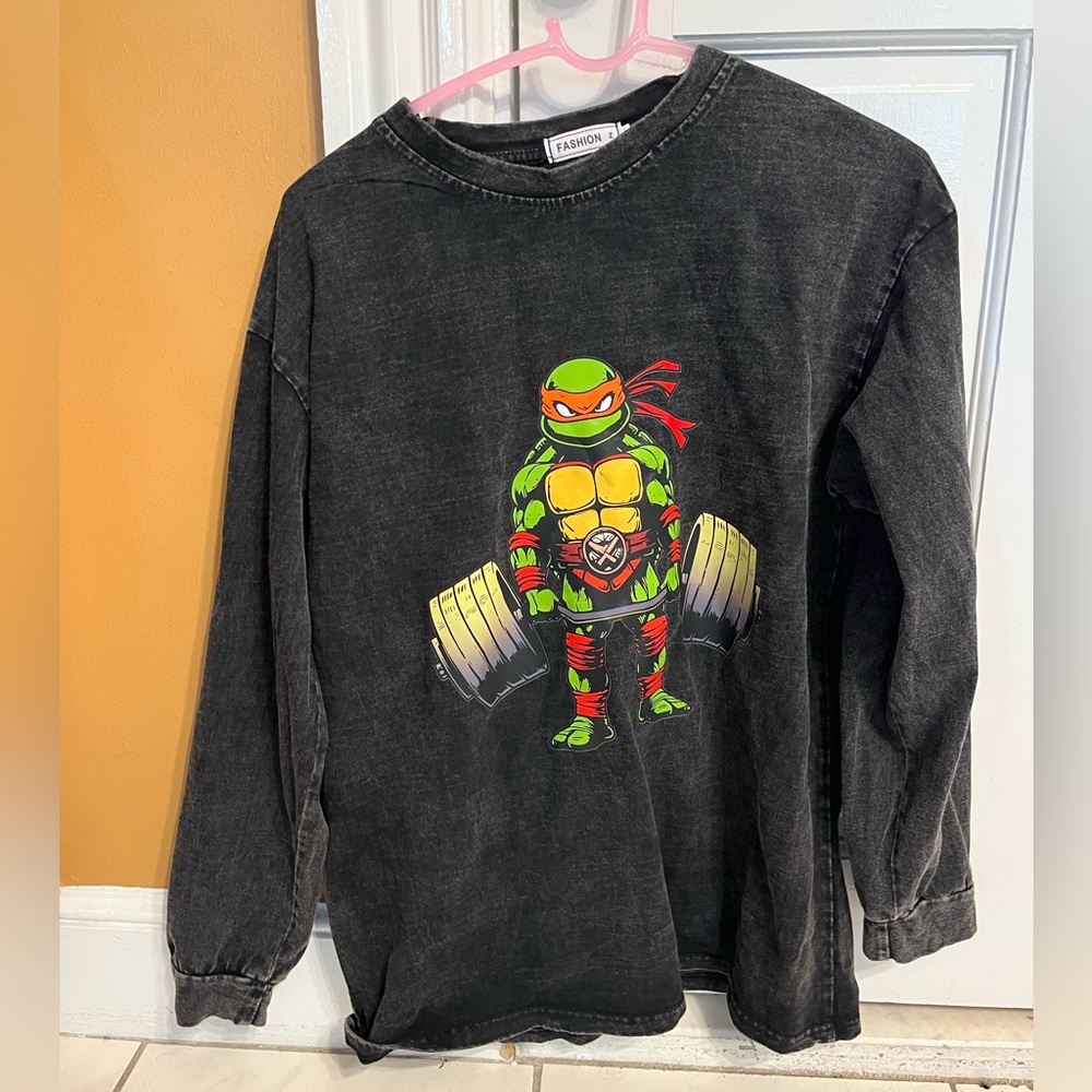 *DONATED 4/1* NWOT long sleeve ninja turtles gym shirt, M (snug L)